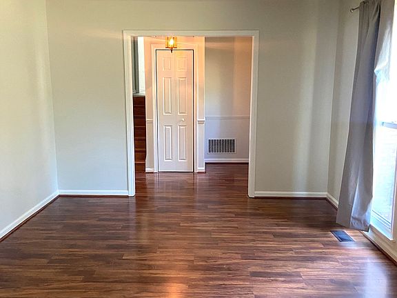 4th image of 2217 Travis Dr