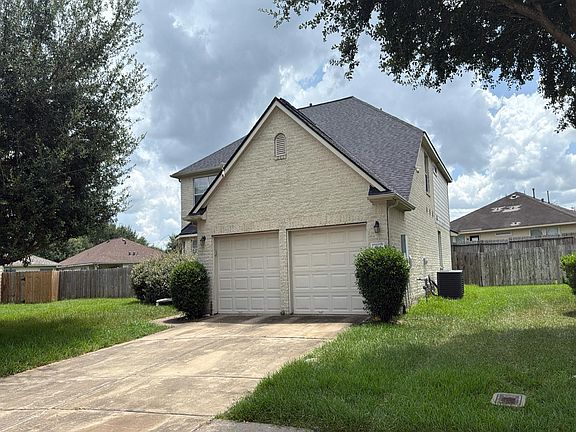2nd image of 806 Rosa Del Villa Ct