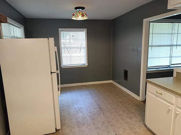 340 West Dr — Photo 6
