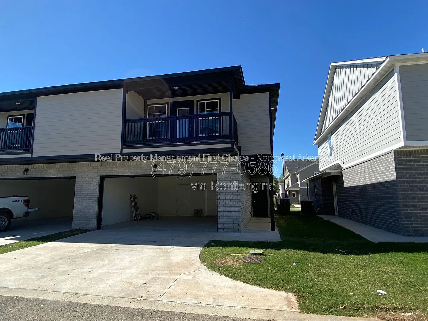 3 bed, 3.5 bath, 2011 sqft, $1,850 — Photo 4