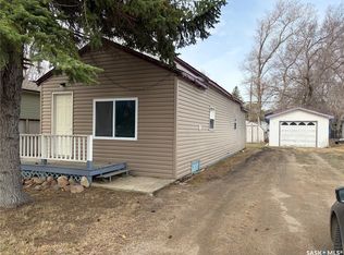 306 1st Street W, Carnduff, SK S0C 0S0