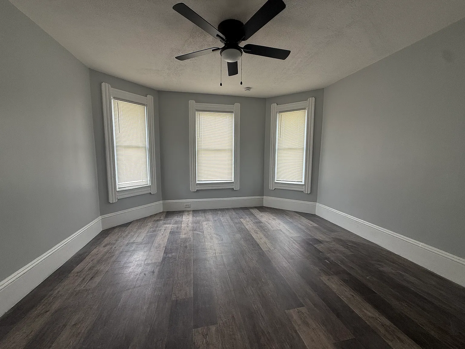 2 bed, $1,400 — Photo 1
