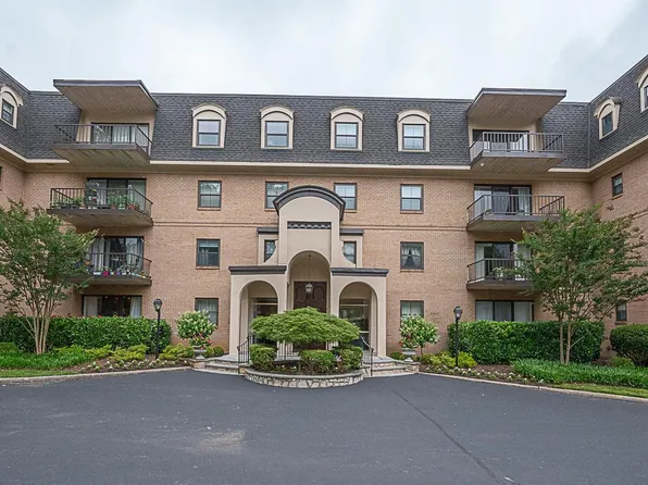601 Montgomery Ave APT 303, Bryn Mawr, PA 19010