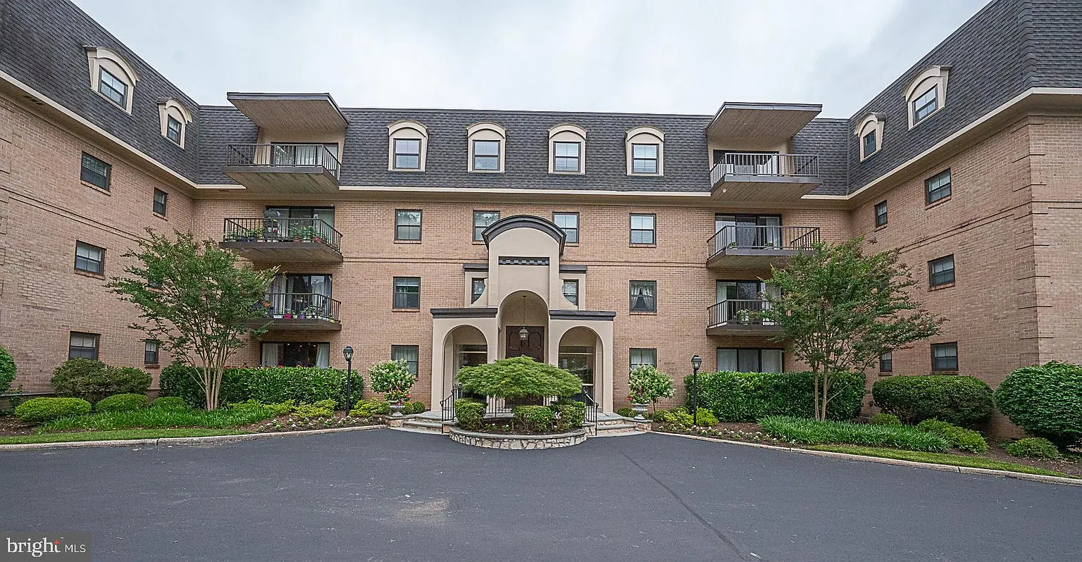 601 Montgomery Ave APT 303 photo 1