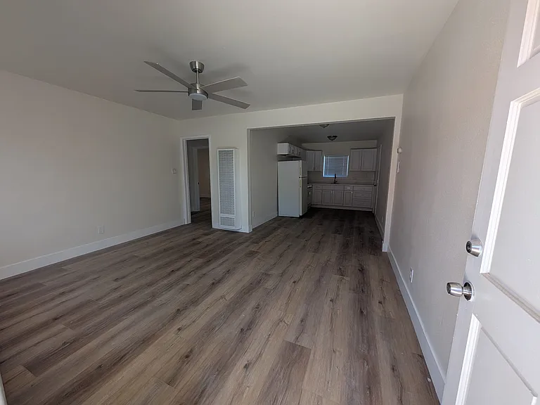 8567 Golden Ave — Photo 1