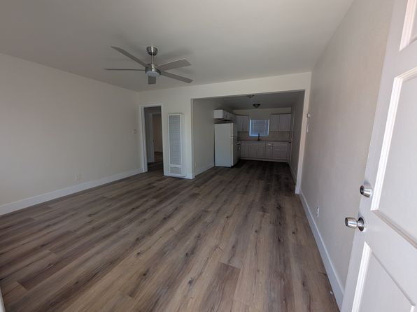 8567 Golden Ave