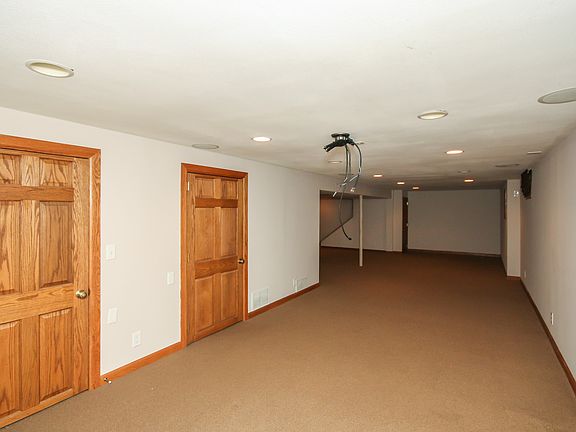 5th image of 11967 Oak Park Ct NE