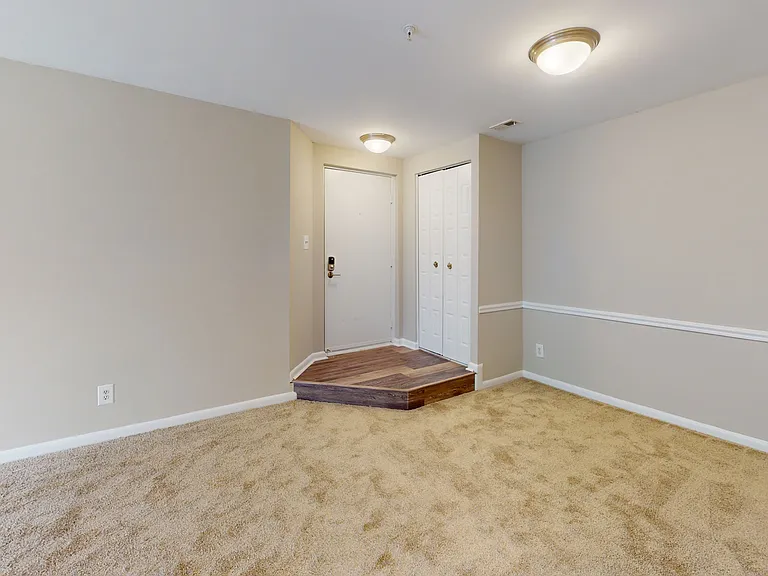 Canterbury Apartments — Photo 97