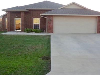 205 Glover Cir, Elgin, OK, 73538