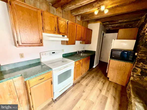 491 Church Ave APT 10, Ephrata, PA 17522