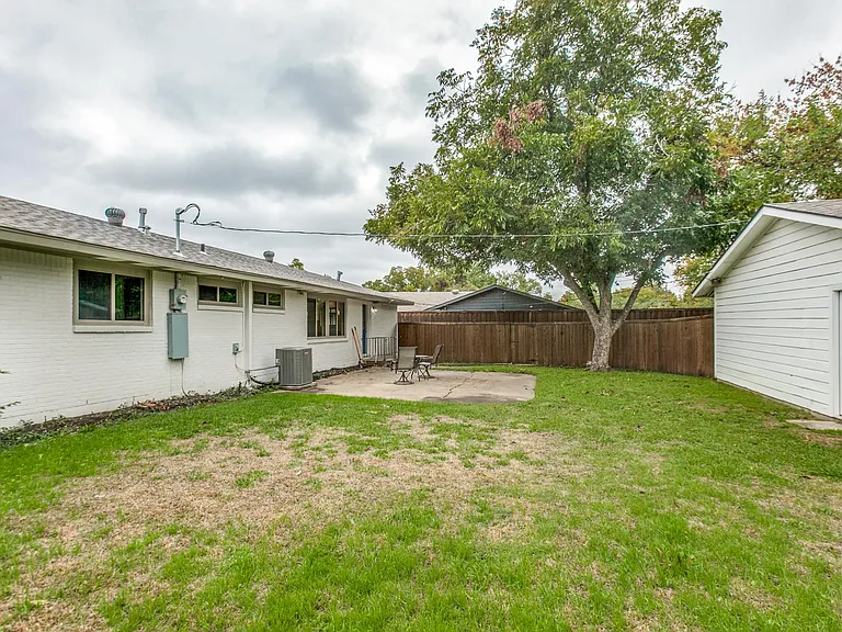 3517 Woodleigh Dr — Photo 23