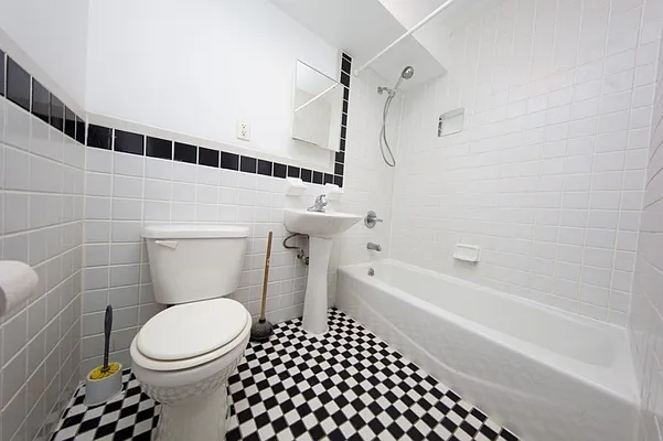 Rented by EXR | media 42