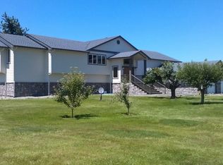 568 State Route 409, Cathlamet, WA 98612