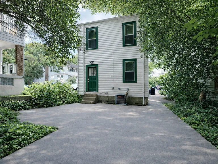 600 De Votie Ave — Photo 25