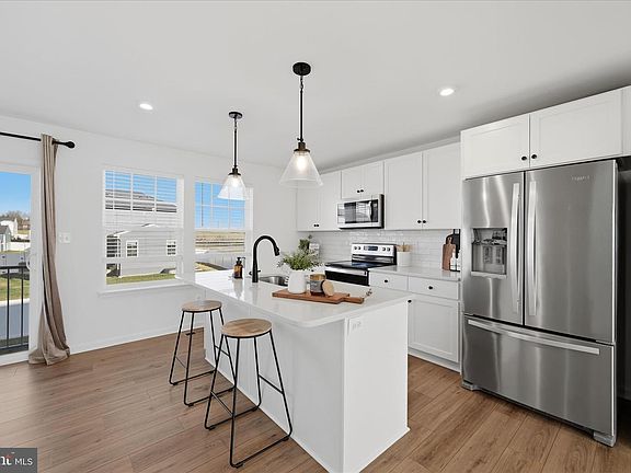 4th image of 24 Armistead Pl