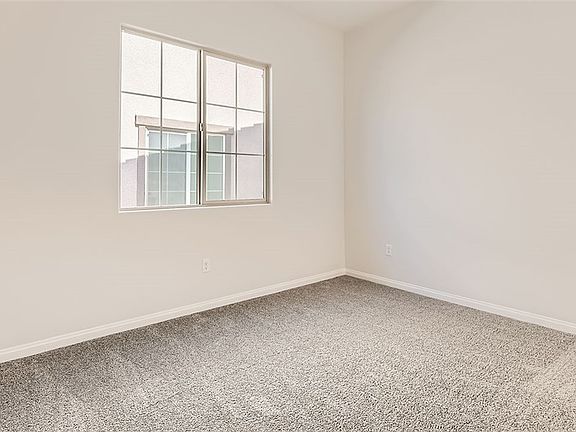 5th image of 361 Old Erie Pl