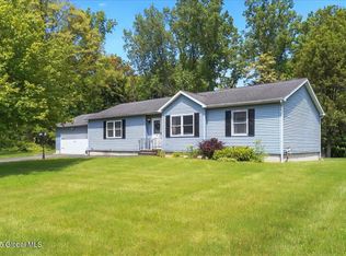 21 Huntington Pkwy, Ballston Lake, NY 12019