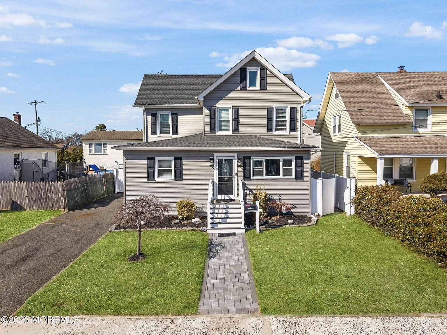 75 Manning Place photo 1
