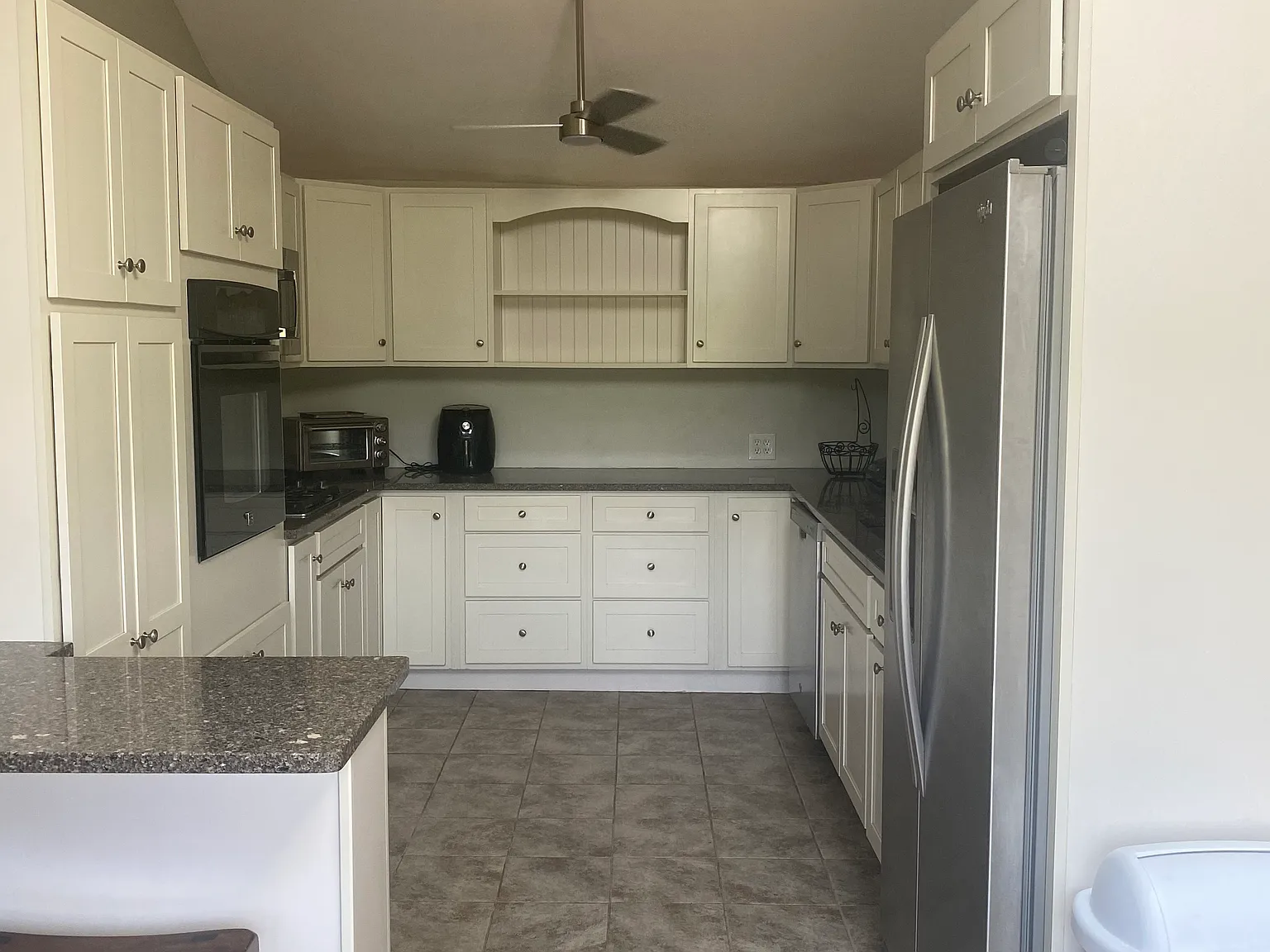 47 Edwards Ave — Photo 2