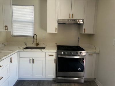 325 Rollins Rd, Burlingame, CA, 94010