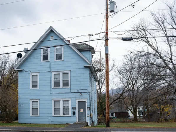 55 Roxbury Road, Mexico, ME 04257