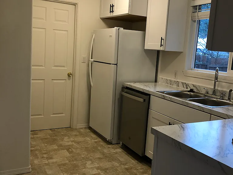 4225 Mahrt Ave SE — Photo 6