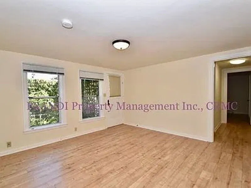 2 bed, 1.0 bath, 900 sqft, $3,500 — Photo 3