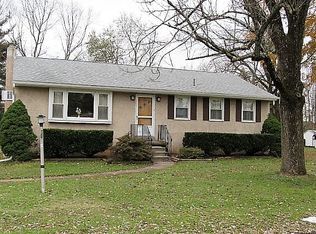 201 Laurel Ln, Phoenixville, PA 19460