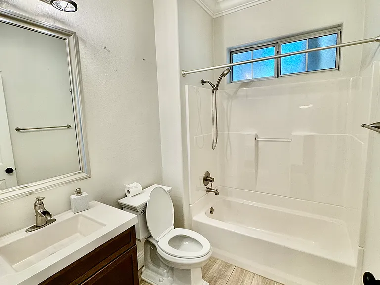 10604 Valley Spring Ln #106 — Photo 16