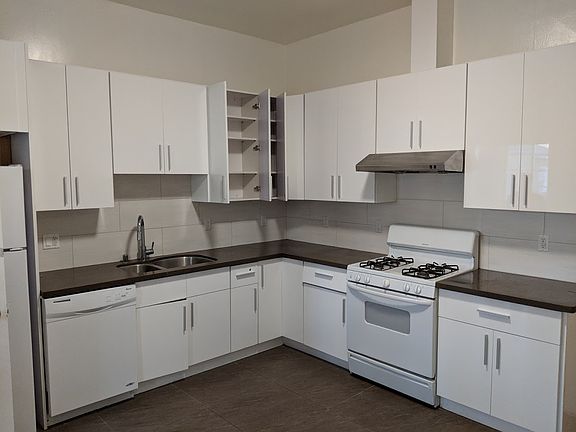 3rd image of 344 Clement St
