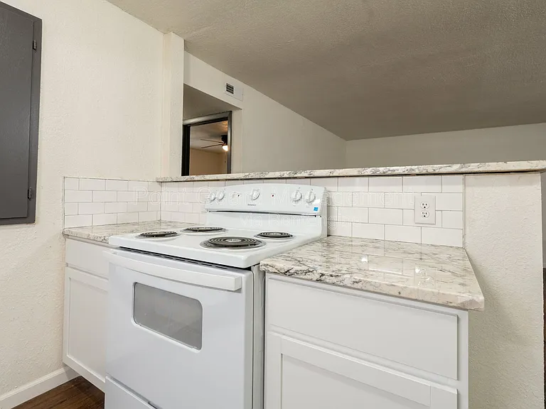 750 W Dayton Ave #204 — Photo 12