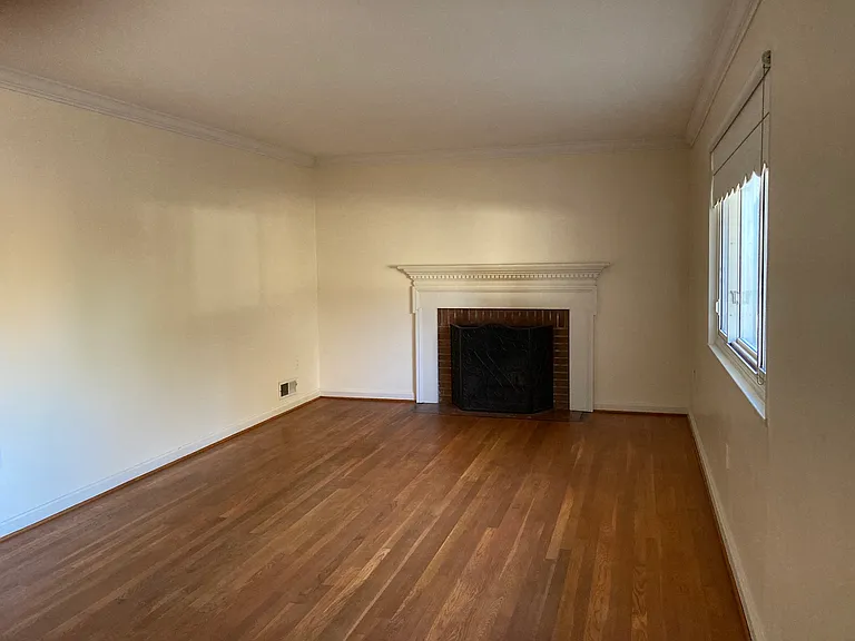 6400 Pickett St — Photo 6