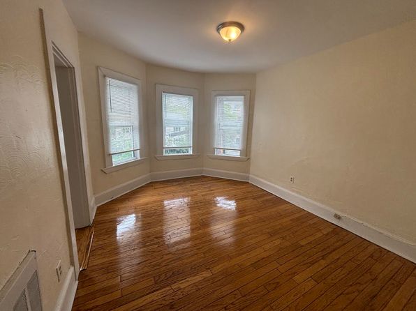 4 Watson St #2