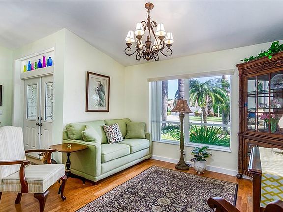 5th image of 1571 Waterford Dr
