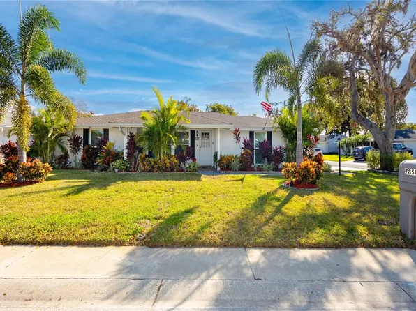 7850 Raintree Dr, New Port Richey, FL 34653