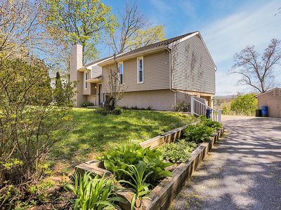 2032 Girard Ave, West Lawn, PA, 19609