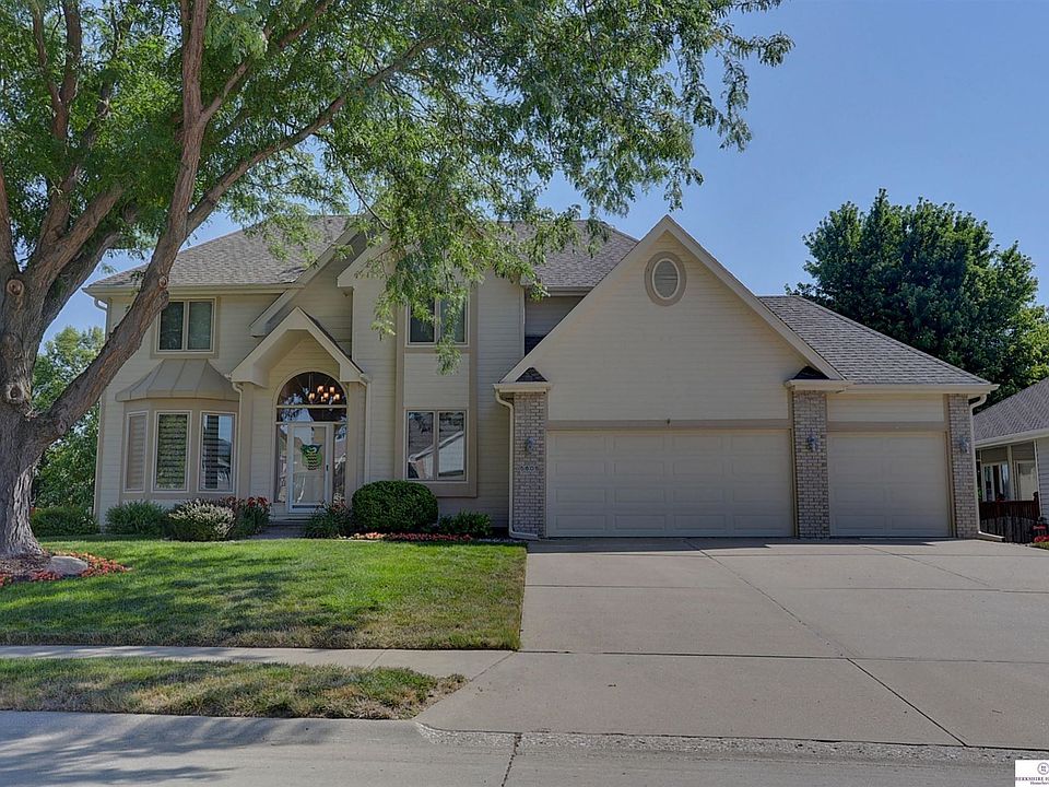 1st image of 5605 S 171st St