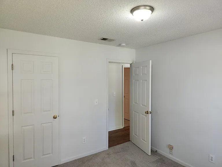 4634 Manchester Dr — Photo 22