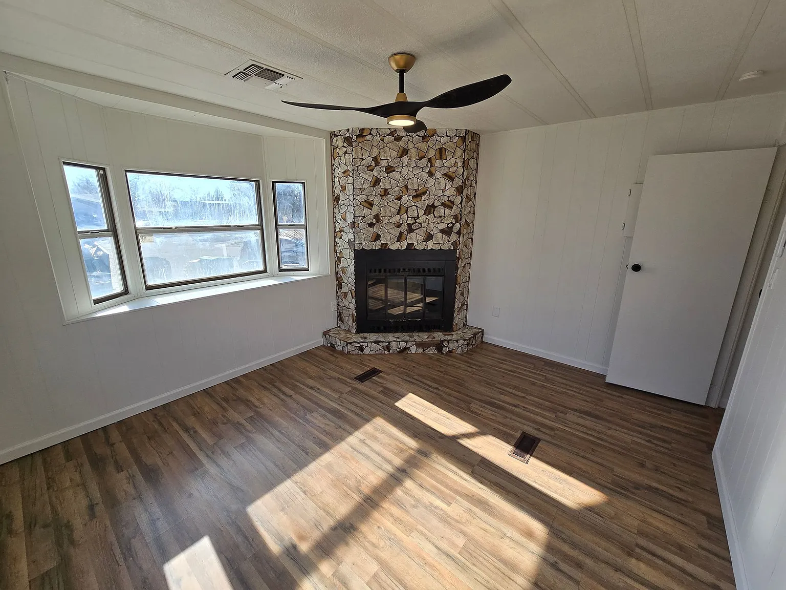 504 El Rio, Rio Rancho — Photo 3