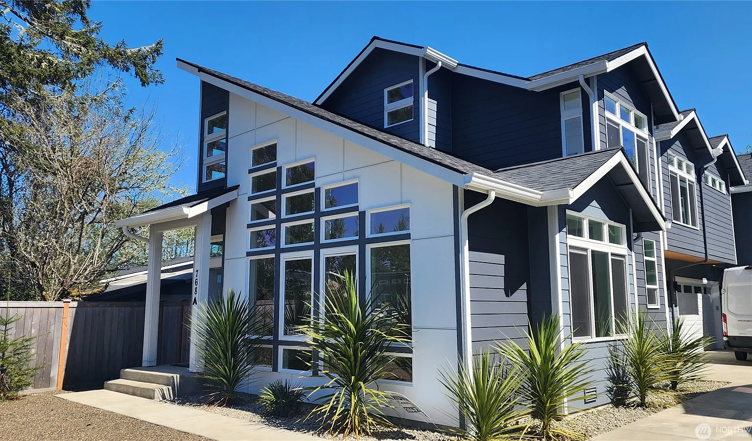 3 bed, 2.5 bath, 1337 sqft, $2,395 — Photo 4