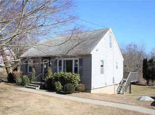 132 Niles Hill Rd, Waterford, CT 06385