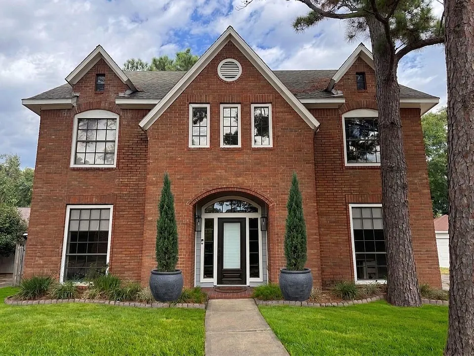 16906 Scenic Lakes Way