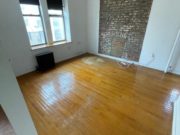 1621 Lexington Avenue image 1 of 7