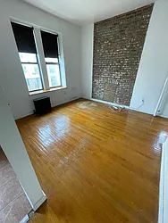 1621 Lexington Avenue #15 image 1 of 7