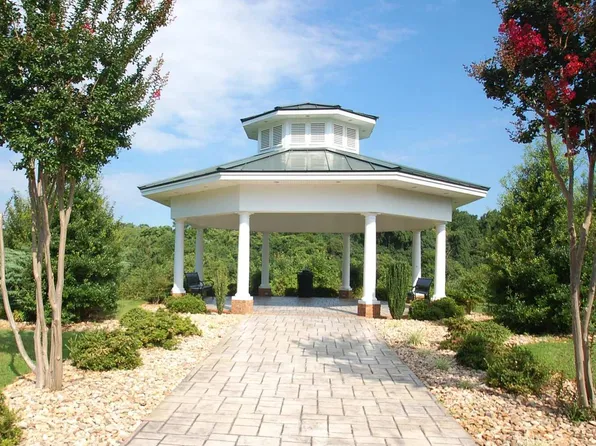 102 Capstone Dr, Lynchburg, VA