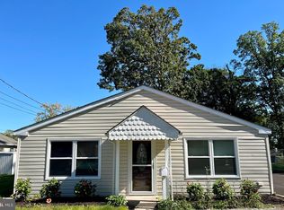 402 Maple Ave, Newport, DE 19804