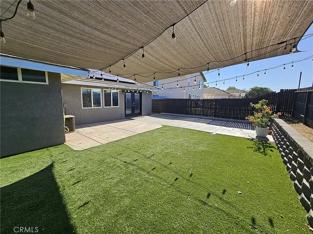 Building Photo - 525 Cedar View Dr