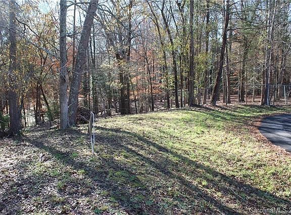 2nd image of 218 Dutchman Dr