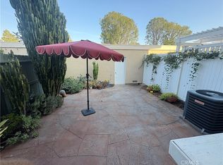 200 Carriage Dr APT B, Santa Ana, CA 92707