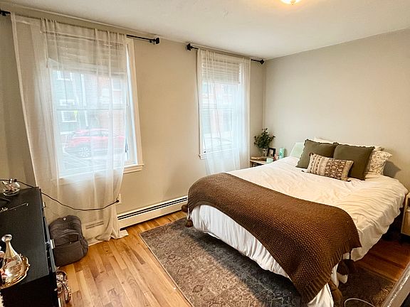 4th image of 596 E 3rd St #1